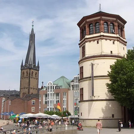 Uwe Apartment Dusseldorf